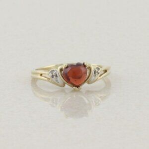 10k Yellow Gold Natural Garnet & Diamond Ring Size 7 1/4